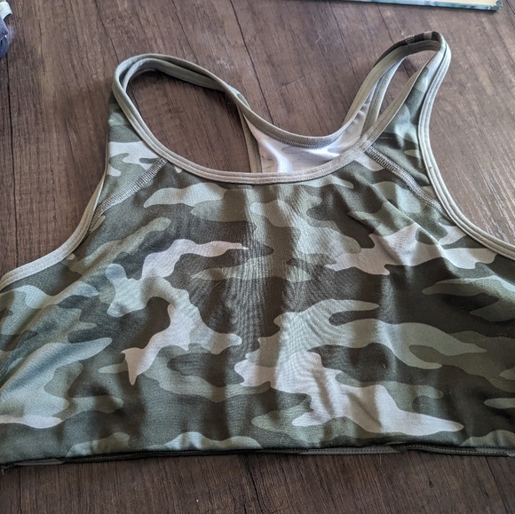 PINK Victoria's Secret Other - Victoria Secret PINK camo sports bra